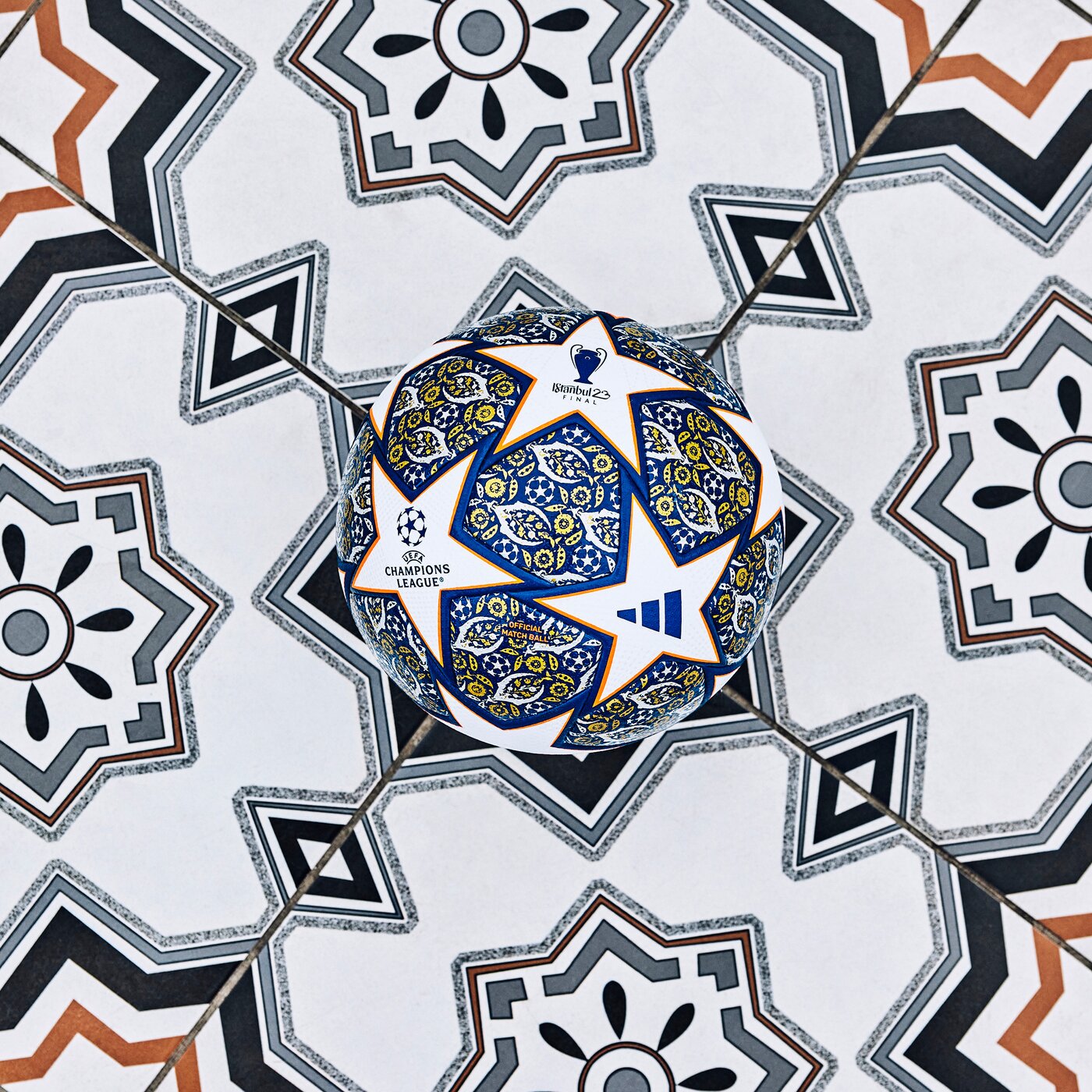 UCL PRO IS WHITE/ROYBLU/SORANG/S – Bild 5