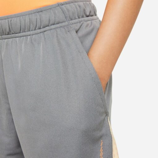 B NK DF GFX SHORT SMOKE GREY/TOTAL ORANGE/TOTAL – Bild 4