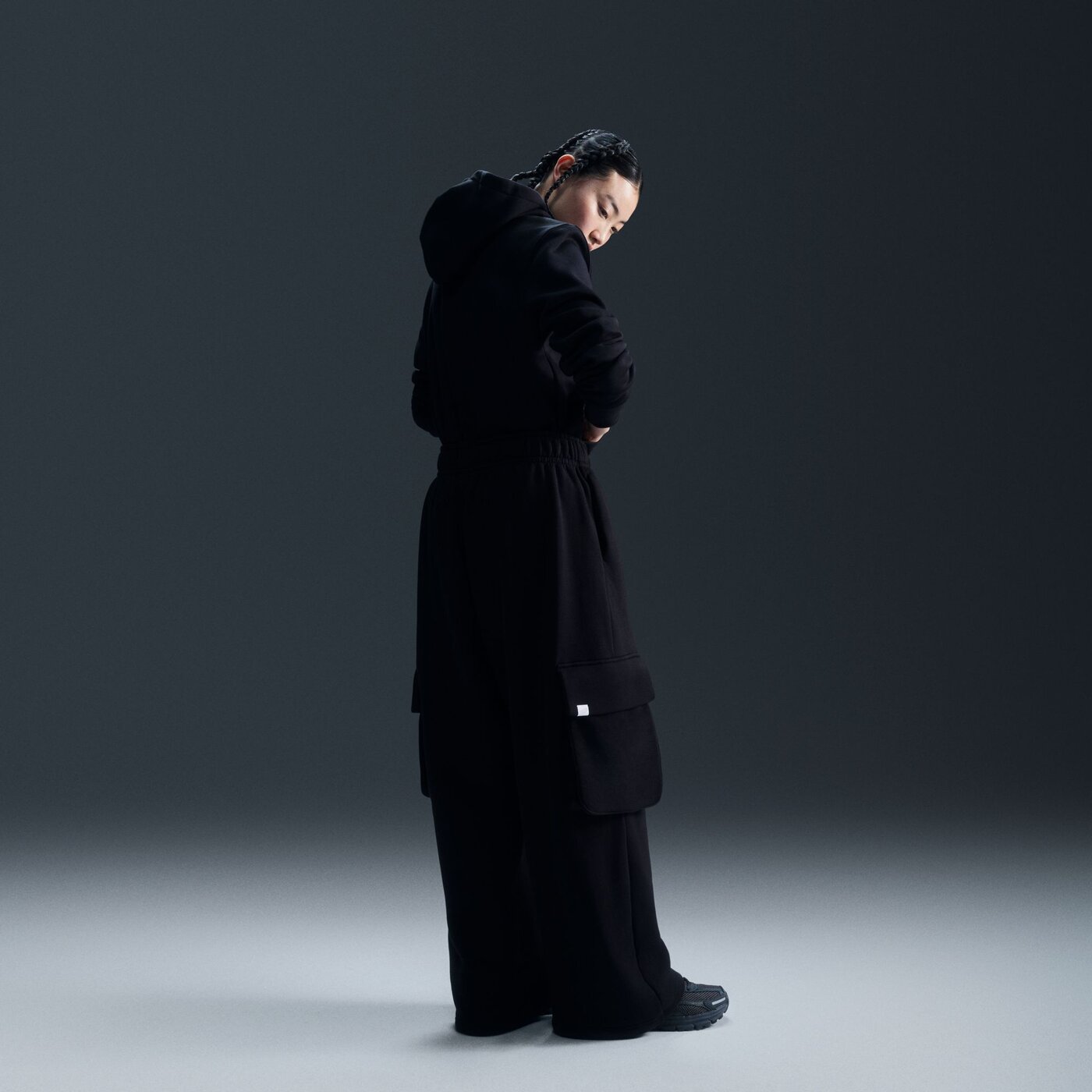 NIKE - W NSW PHNX FLC STD PO HOODIE BLACK/SAIL – Bild 3