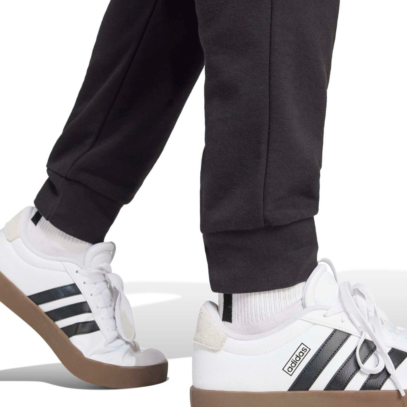 ADIDAS - M FEELCOZY PANT BLACK/WHITE – Bild 6