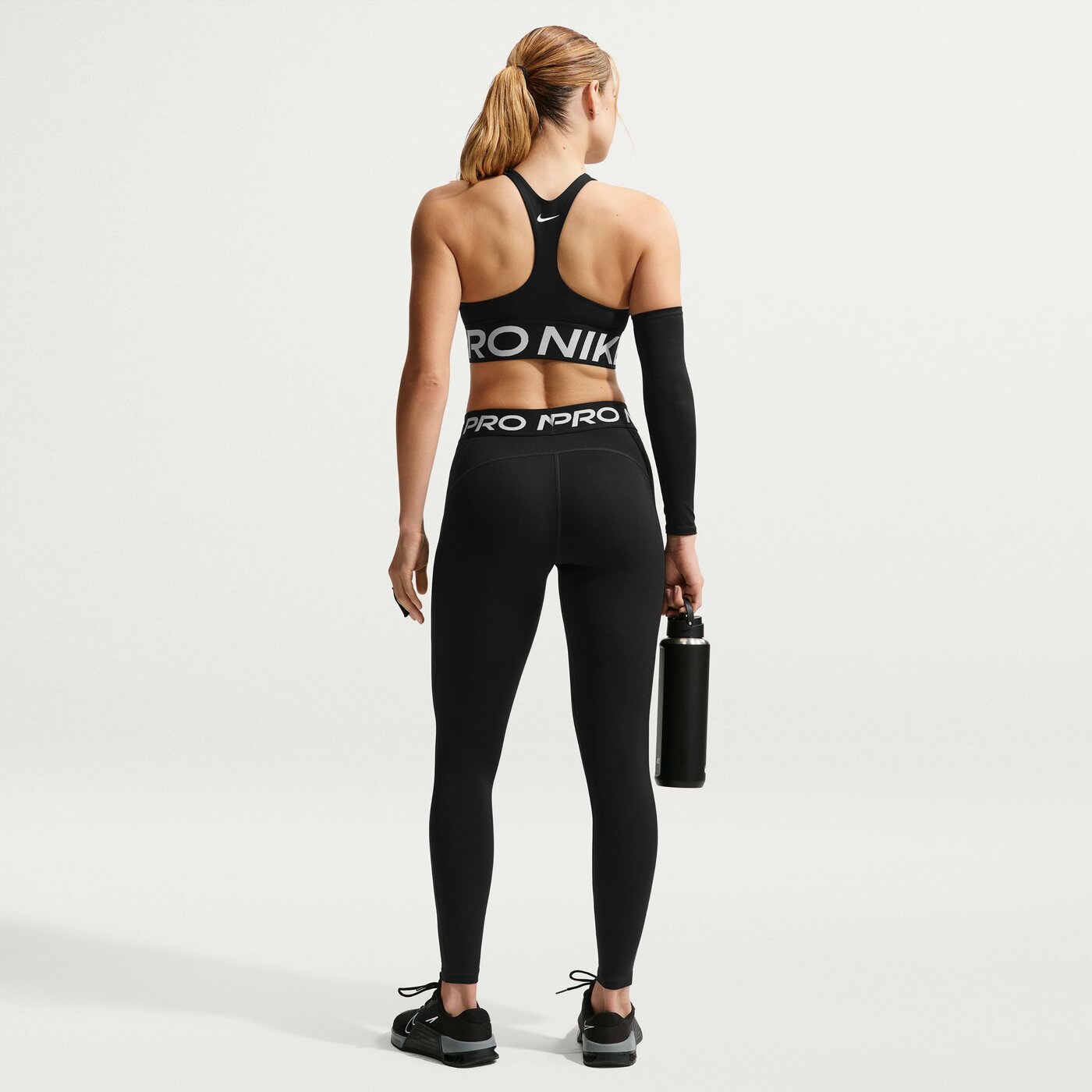 NIKE - W NP DF 365 MR TIGHT USM BLACK/WHITE – Bild 2